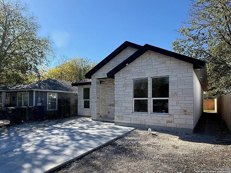411 Moselle, San Antonio, TX 78237